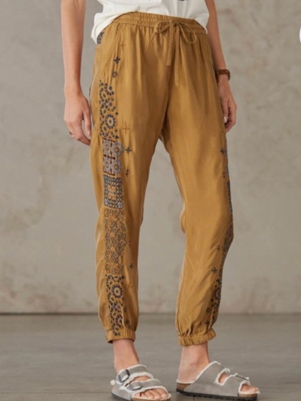 Johnny Was Gemma Pant Marrakesh Jogger Mustard Gold Embroidered NWT Size XS - Picture 2 of 16